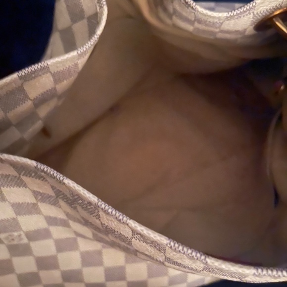 COPY - Louis Vuitton - Picture 2 of 6